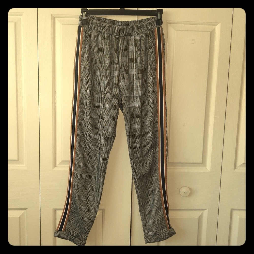 Cropped black & white plaid pant